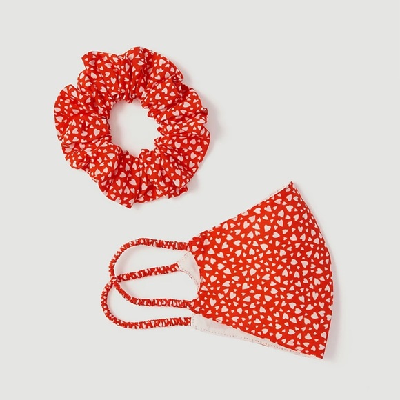 Ann Taylor Accessories - Ann Taylor Mask + Scrunchie Set